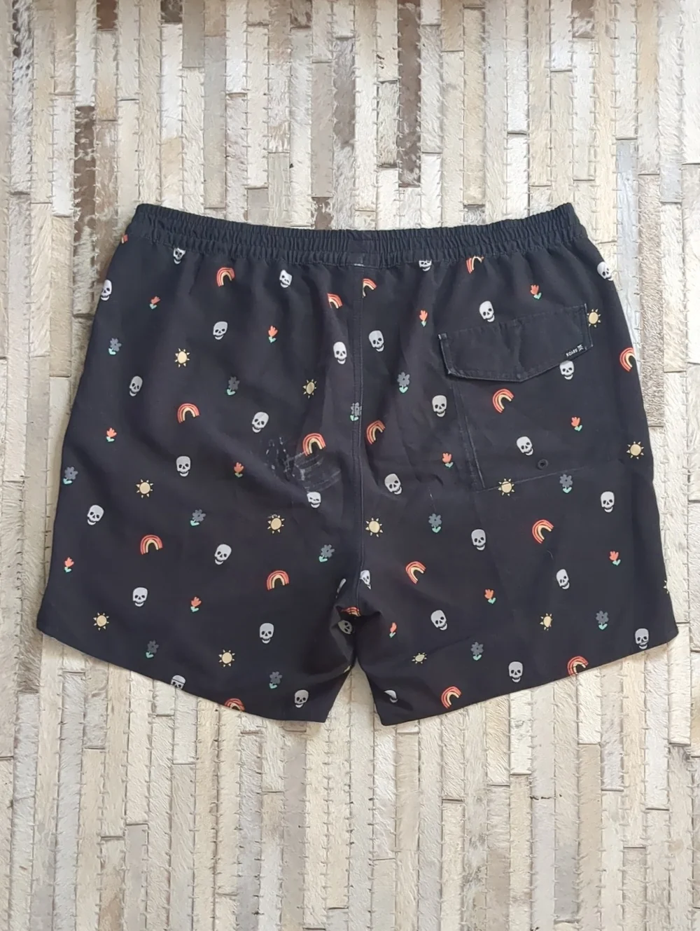 Roark Men's L Shorey Skull Rainbow Sun Black Patterened Boardshorts